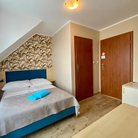 Octavia- Apartamenty, Pokoje, Cisza Spokój, 15min, Balkon, Parking, Wifi, Aneks Kuchenny *