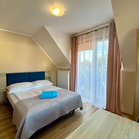 Octavia- Apartamenty, Pokoje, Cisza Spokój, 15min, Balkon, Parking, Wifi, Aneks Kuchenny Kwatera prywatna