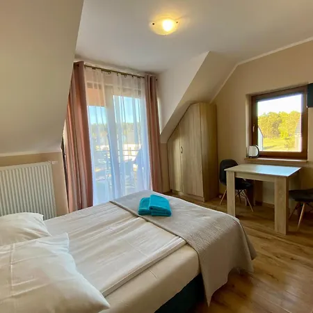 Octavia- Apartamenty, Pokoje, Cisza Spokój, 15min, Balkon, Parking, Wifi, Aneks Kuchenny Kwatera prywatna Jastrzębia Góra