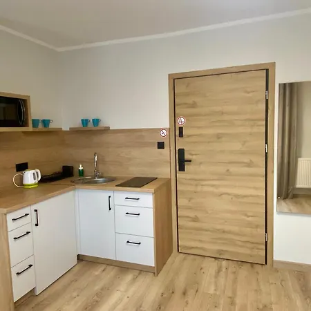 Octavia- Apartamenty, Pokoje, Cisza Spokój, 15min, Balkon, Parking, Wifi, Aneks Kuchenny Kwatera prywatna *