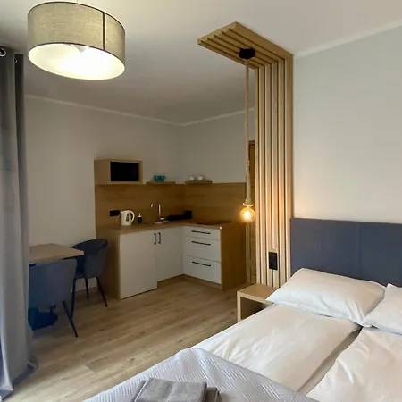 Octavia- Apartamenty, Pokoje, Cisza Spokój, 15min, Balkon, Parking, Wifi, Aneks Kuchenny Kwatera prywatna *