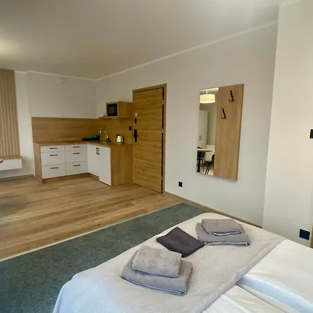 Octavia- Apartamenty, Pokoje, Cisza Spokój, 15min, Balkon, Parking, Wifi, Aneks Kuchenny Jastrzębia Góra