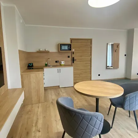 Kwatera prywatna Octavia- Apartamenty, Pokoje, Cisza Spokój, 15min, Balkon, Parking, Wifi, Aneks Kuchenny *