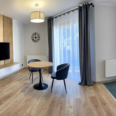 Octavia- Apartamenty, Pokoje, Cisza Spokój, 15min, Balkon, Parking, Wifi, Aneks Kuchenny Kwatera prywatna