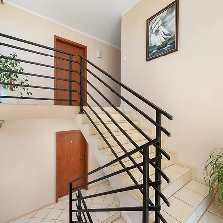 Octavia- Apartamenty, Pokoje, Cisza Spokój, 15min, Balkon, Parking, Wifi, Aneks Kuchenny Kwatera prywatna *